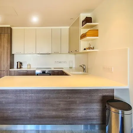 Marina Limasool 3 Bedroom Apartment & Pool