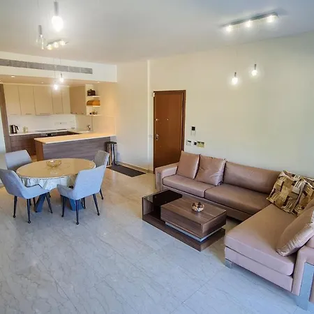 Marina Limasool 3 Bedroom Apartment & Pool Apartament Limassol